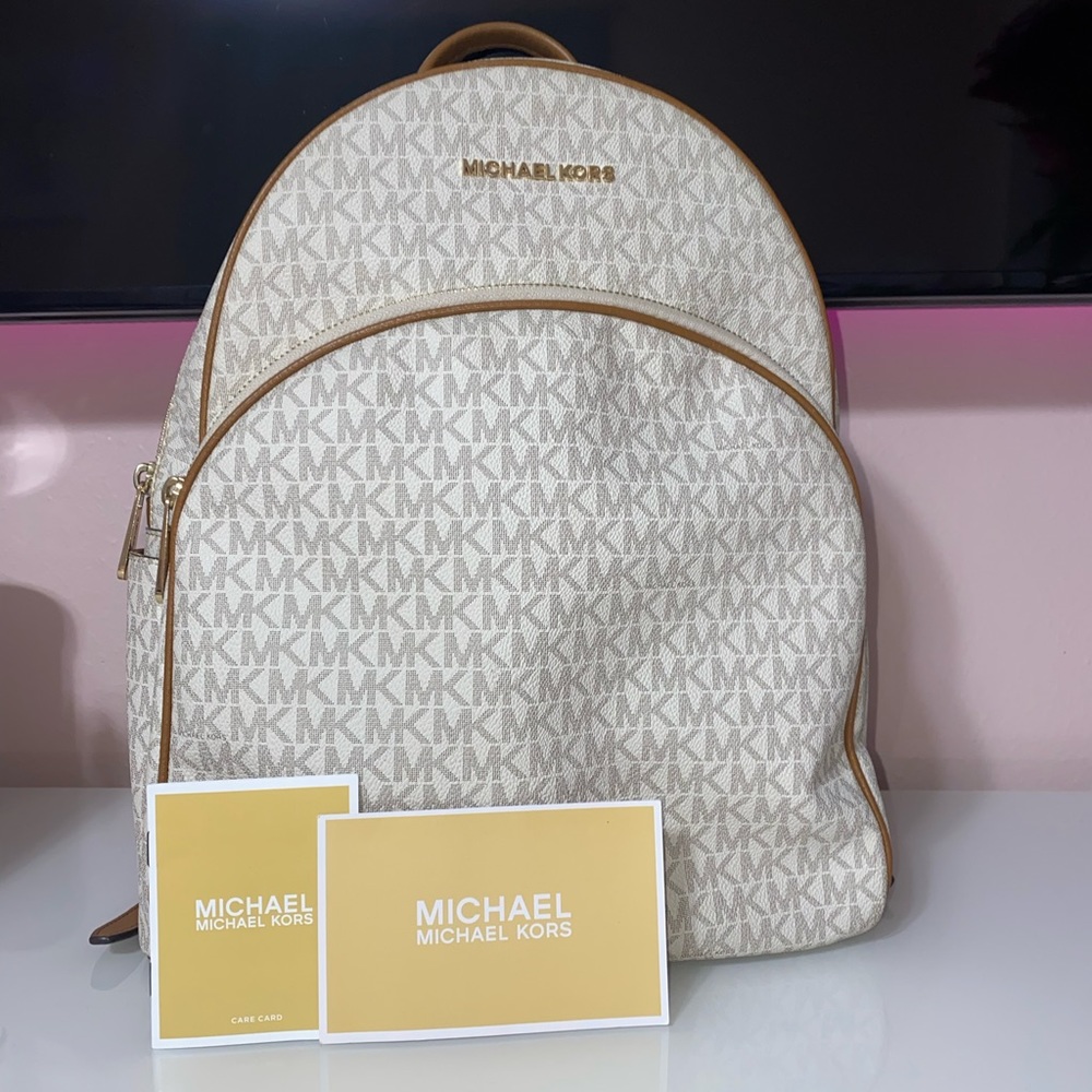 SOLD✨ Micheal Kors Backpack with Laptop/Tablet Pocket